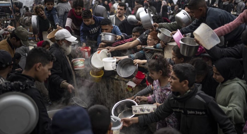 ღაზაში თვითმფრინავებიდან ჰუმანიტარული ტვირთი ჩამოყარეს