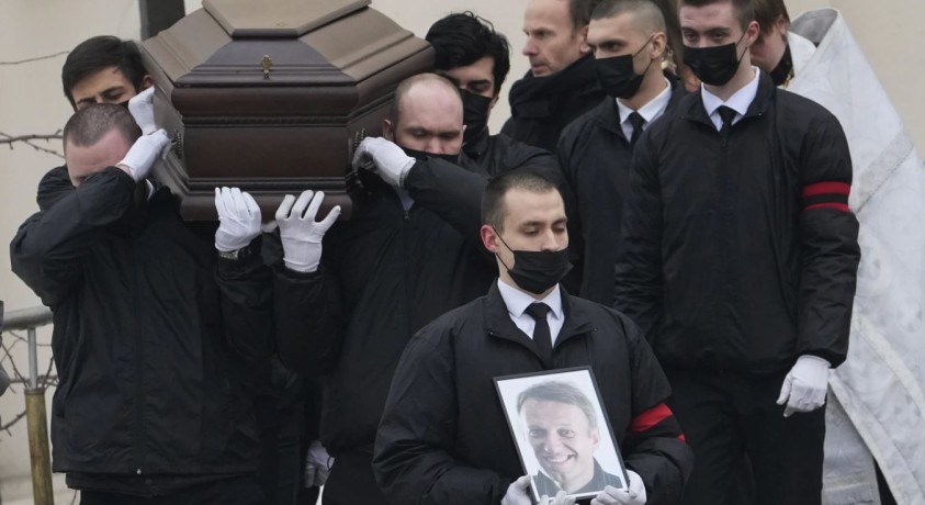 რუსი ოპოზიციონერი ალექსეი ნავალნი დაკრძალეს