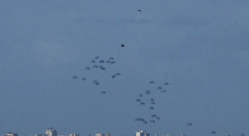 აშშ ჰუმანიტარული ტვირთების შესატანად ღაზის სანაპიროზე დროებით პორტს მოაწყობს