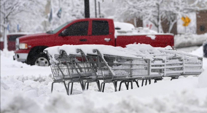 კოლორადოს შტატში ძლიერი თოვისა და ქარბუქის გამო, გზებზე ავტომობილებით გადაადგილება შეზღუდულია