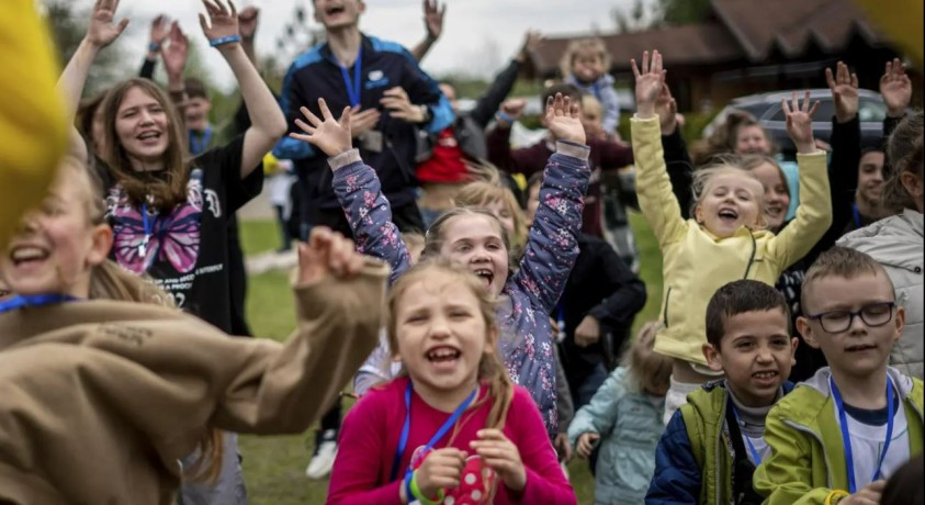 უკრაინაში სასწავლო დაწესებულებებში პედაგოგებთან ერთად ფსიქოლოგებსაც უწევთ მუშაობა