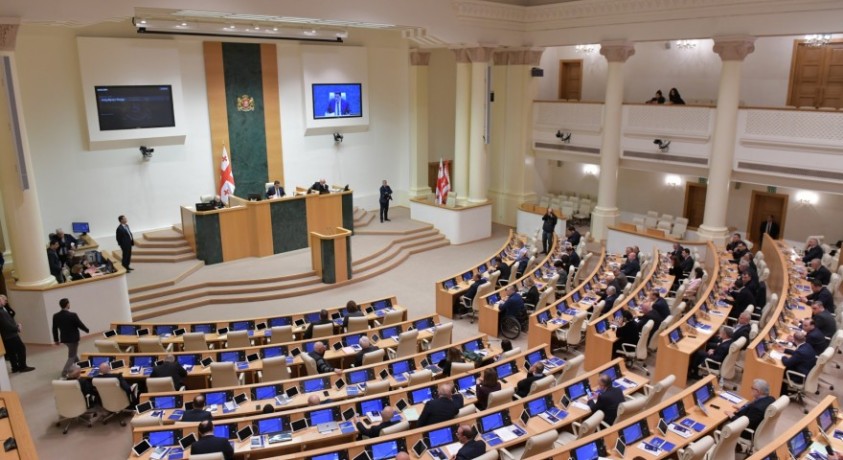 “ქართული ოცნება” აშშ-ისგან ფულადი დახმარების გამჭვირვალობას ითხოვს