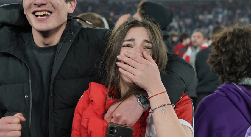 ფეხბურთელებს 120 წუთის განმავლობაში უწყვეტად ქომაგობდა ათიათასობით გულშემატკივარი