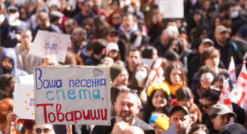 კრემლში უარყოფენ, რომ კანონი, რომელსაც საქართველოში რუსული შეარქვეს, რუსულია