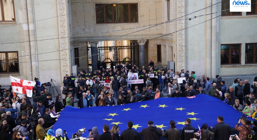 კანონპროექტის განხილვა ონლაინმედიისა და პრესის გარეშე