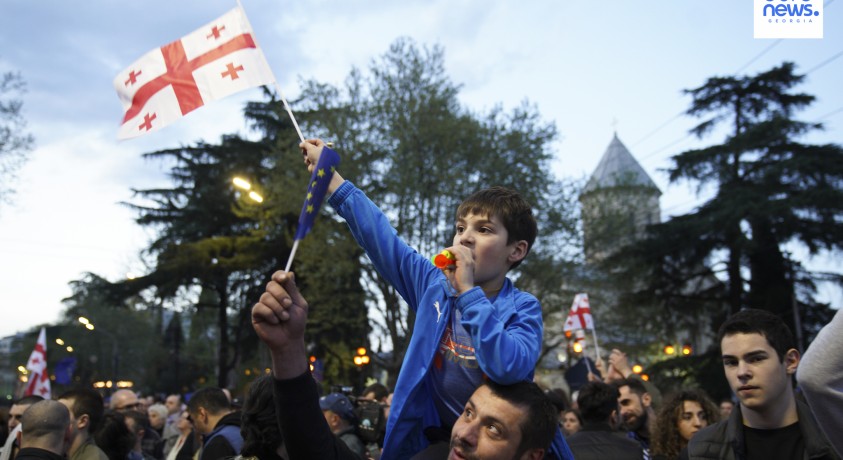 საქართველოს პარლამენტთან პროტესტი გრძელდება