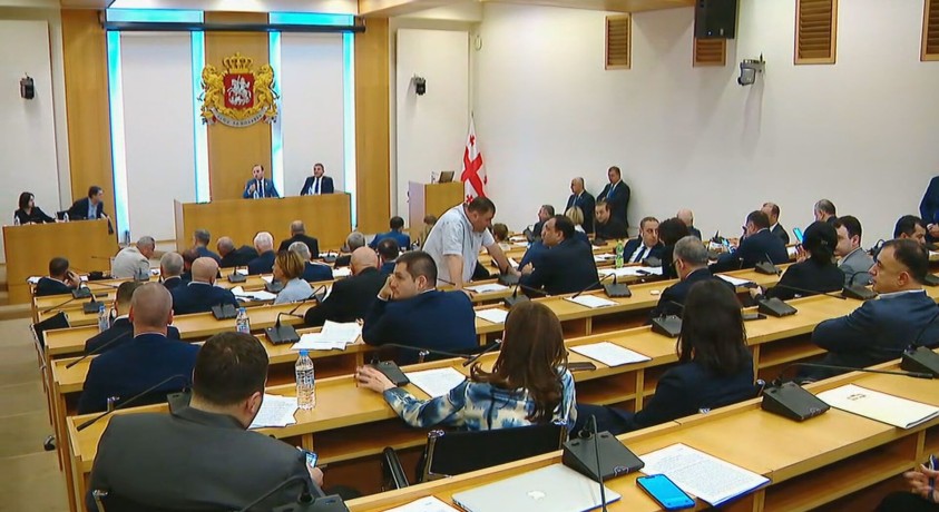 იურიდიულ საკითხთა კომიტეტი “უცხოური გავლენის გამჭვირვალობის” კანონპროექტს მეორე მოსმენით განიხილავს