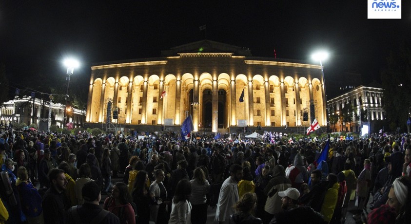 “გავათენოთ საქართველოსთვის” — აქცია საქართველოს პარლამენტთან