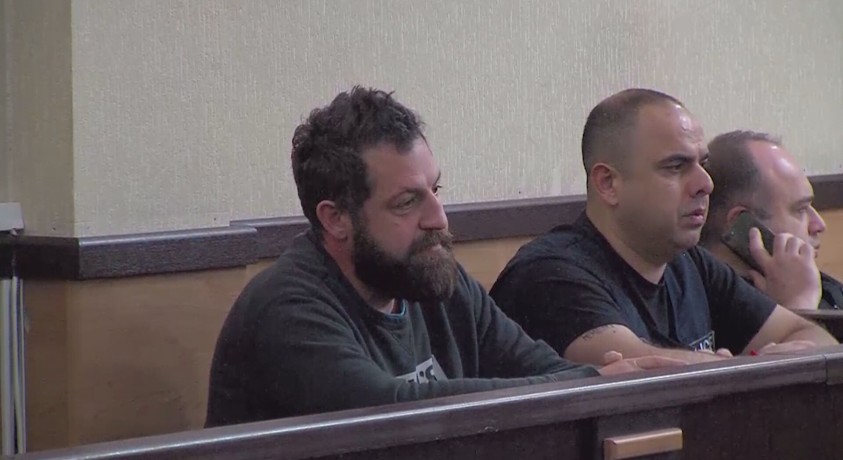 პოლიციელზე თავდასხმის ბრალდებით დაკავებული მომიტინგე გიორგი ოკმელაშვილი ბრალს უარყოფს