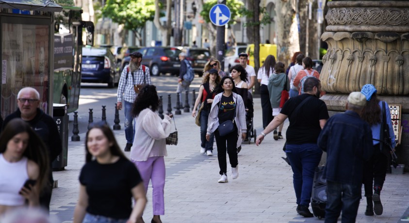 საქსტატი მოსახლეობის აღწერას იწყებს