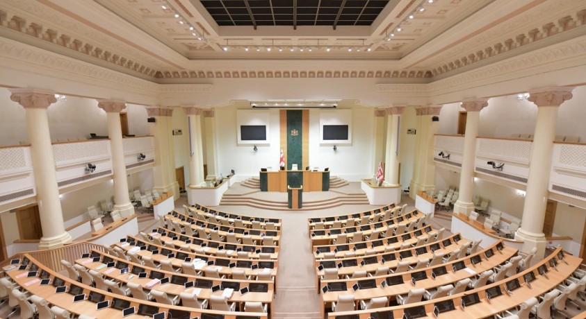 არჩევნებამდე 5 თვით ადრე