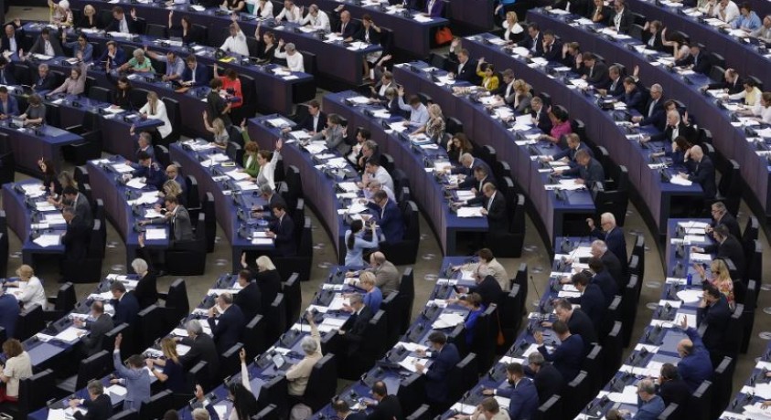 ევროპარლამენტის ყველაზე გავლენიან ჯგუფებში გერმანელი და იტალიელი პოლიტიკოსები ლიდერობენ