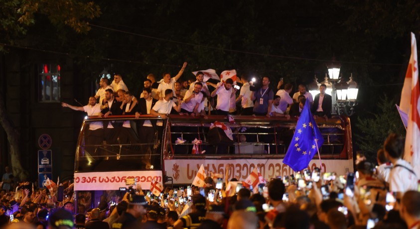 „მე ვარ საქართველო! საქართველო ფორმაშია!” — დახვედრა ეროვნულ ნაკრებს