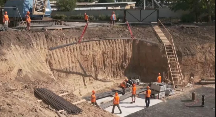 უკრაინის ქალაქ ზაპოროჟიაში, 500 მოსწავლეზე გათვლილი მიწისქვეშა სკოლის მშენებლობა მიმდინარეობს