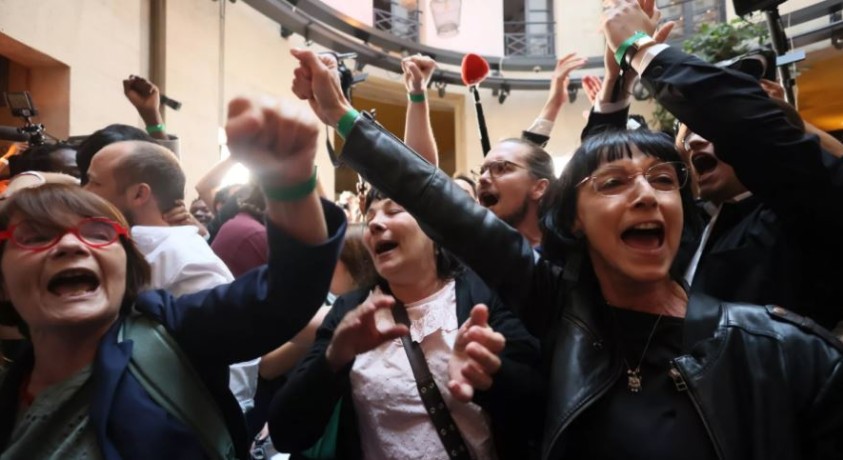 მემარცხენეების მოულოდნელი გამარჯვება საფრანგეთში — რეაქციები