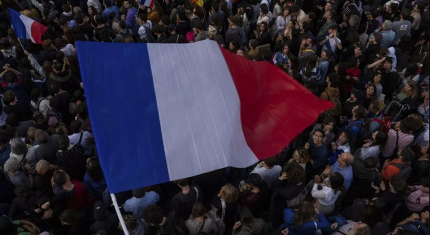 საფრანგეთში ჩატარებულ საპარლამენტო არჩევნებს ევროპაში ეხმაურებიან