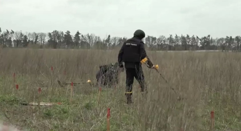 უკრაინაში გრძელდება განაღმვითი სამუშაოები