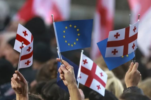 დიპლომატების შეხვედრა საგარეო საქმეთა სამინისტროს წარმომადგენლებთან