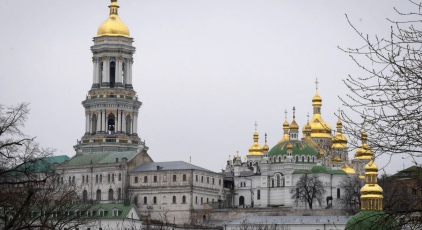 უკრაინაში რუსეთთან კავშირში მყოფი ეკლესიები აკრძალეს