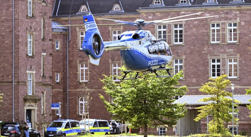 გერმანიაში ქალაქ ზოლინგენში მომხდარ თავდასხმებში ეჭვმიტანილი პირი პოლიციას თავად ჩაბარდა