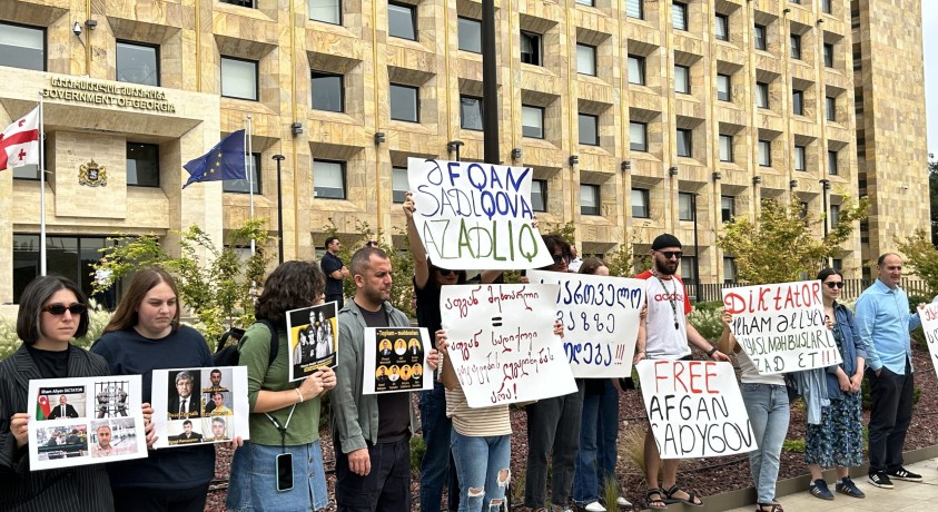 მთავრობის ადმინისტრაციასთან აფგან სადიქოვის მხარდასაჭერად აქცია გაიმართა