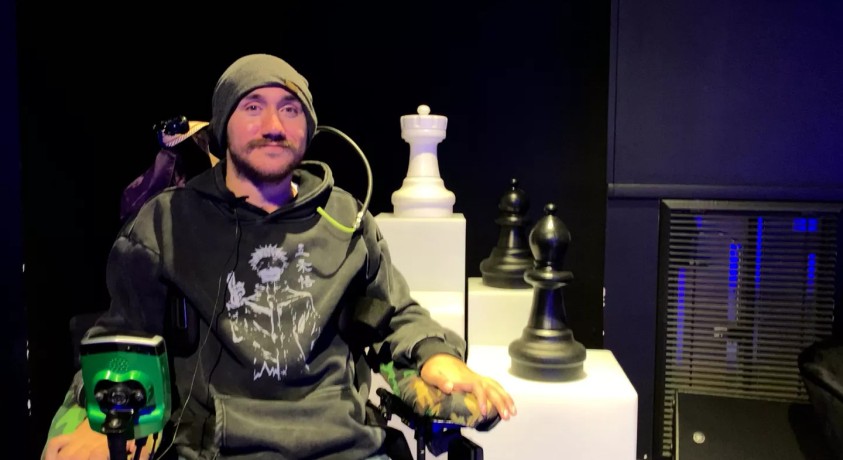 Neuralink-ის პირველი პაციენტი საუბრობს, თუ როგორია ცხოვრება ტვინში ჩამაგრებული ჩიპით