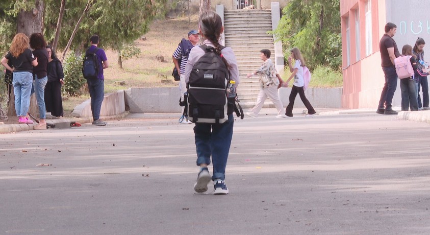 რა გავლენას ახდენს სასკოლო ჩანთების სიმძიმე მოზარდების ჯანმრთელობაზე