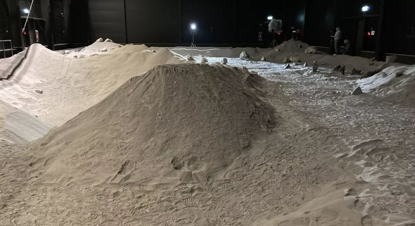 გერმანიაში ასტრონავტებისთვის მთვარის ზედაპირის სიმულატორი გახსნეს