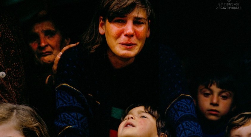 „ბიჭი გადმოვიდა მანქანიდან და ყვიროდა: სოხუმი დაეცა!“