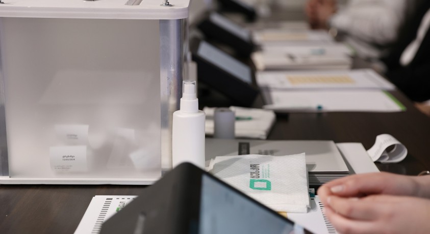 ცესკომ საზღვარგარეთ საარჩევნო უბნების გახსნა დაიწყო