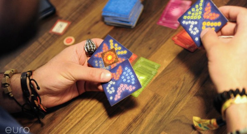 რა არის სამაგიდო თამაშები – საბავშვო გასართობი თუ გონების ვარჯიში უფროსებისთვის?