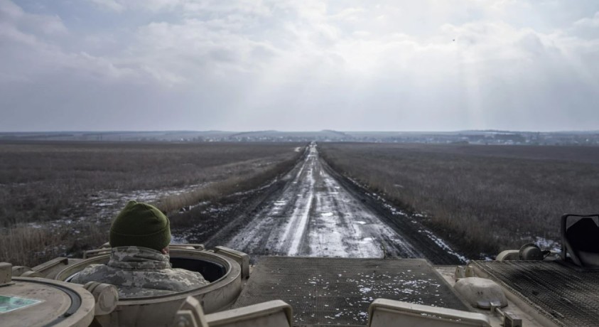 ვოლოდიმირ ზელენსკი ცდილობს, გააძლიეროს უკრაინის თავდაცვა და მოიზიდოს უფრო მეტი დახმარება