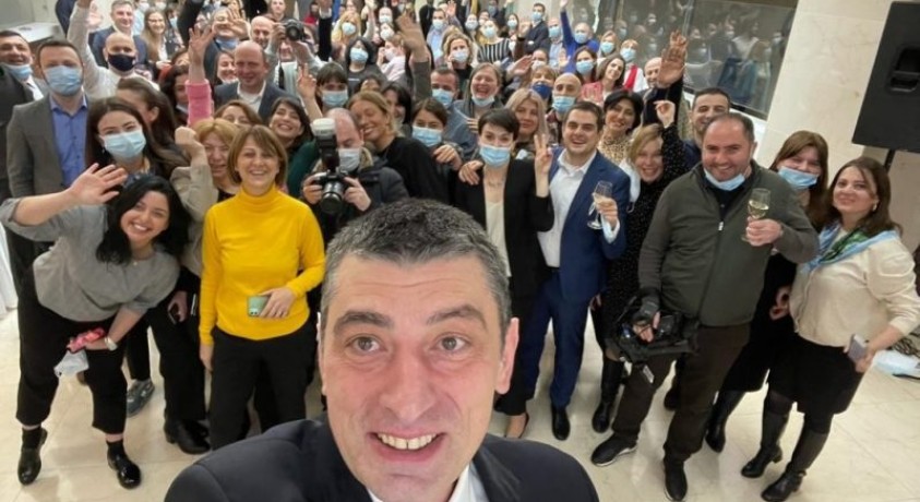 გახარიას გამოსამშვიდობებელი სელფის რეკორდი – როგორ მუშაობს ფეისბუკის ალგორითმი