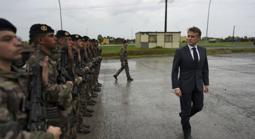 საფრანგეთის პრეზიდენტი ემანუელ მაკრონი უკრაინელ ჯარისკაცებს შეხვდა