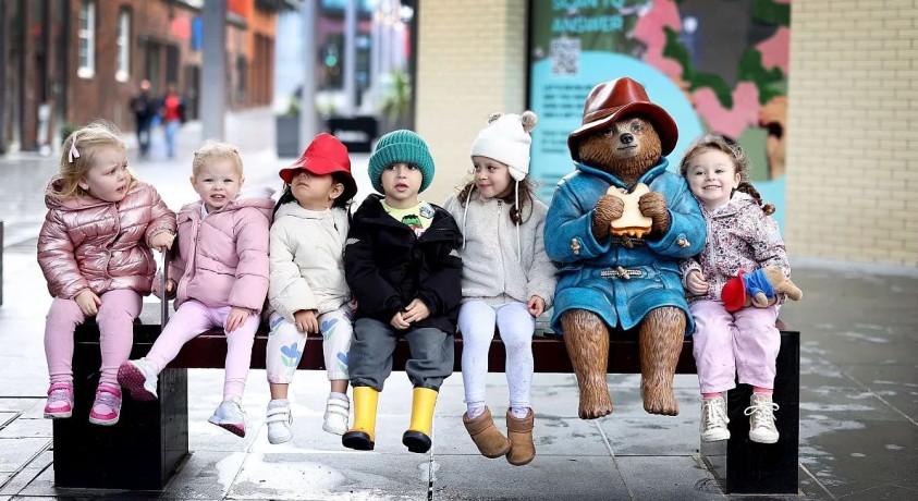 დიდ ბრიტანეთში პადინგტონის ქანდაკებები გამოჩნდა