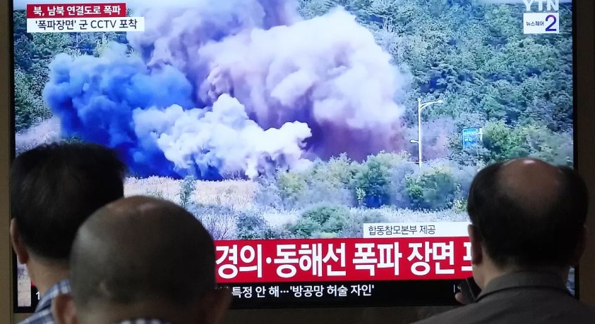 ფხენიანმა სამხრეთ კორეასთან დამაკავშირებელი გზები ააფეთქა