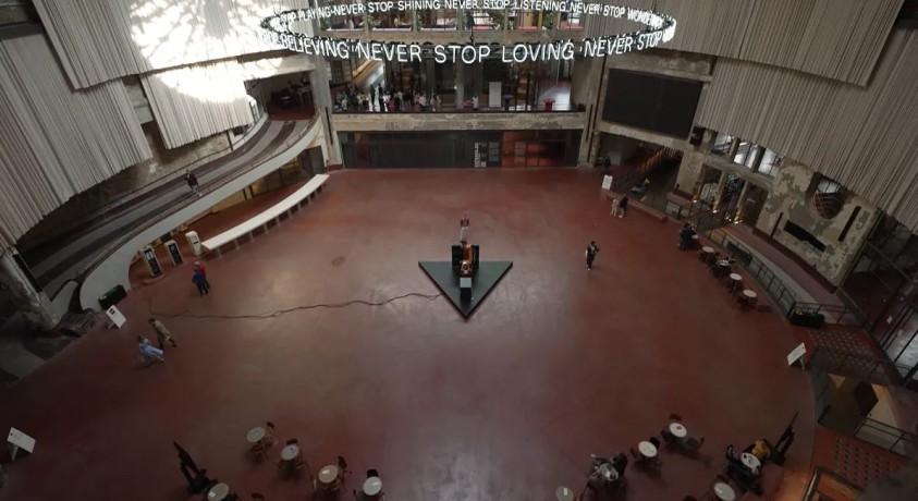 გენტის ძველი ცირკი ტექნოლოგიურ ჰაბად იქცა