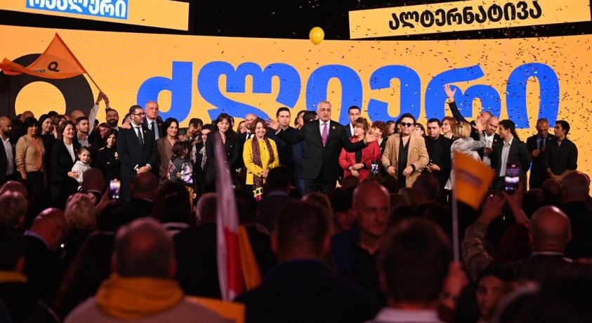 „ძლიერი საქართველო“ წინასაარჩევნოდ მოქალაქეებს შეხვდა