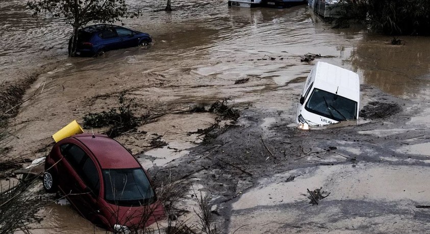 ესპანეთში წყალდიდობაა – გარდაცვლილია ათობით ადამიანი