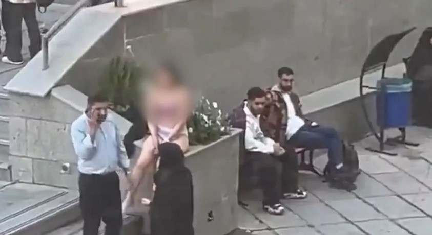 ირანში დააკავეს სტუდენტი, რომელმაც პროტესტის ნიშნად ტანსაცმელი გაიხადა