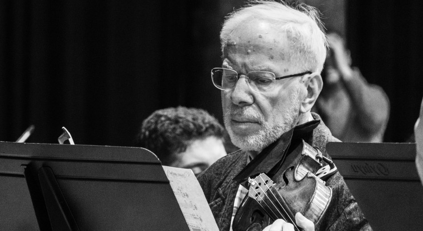 დიდი მუსიკოსი გიდონ კრემერი თბილისის ახალგაზრდულ ორკესტრთან ერთად უკრავს