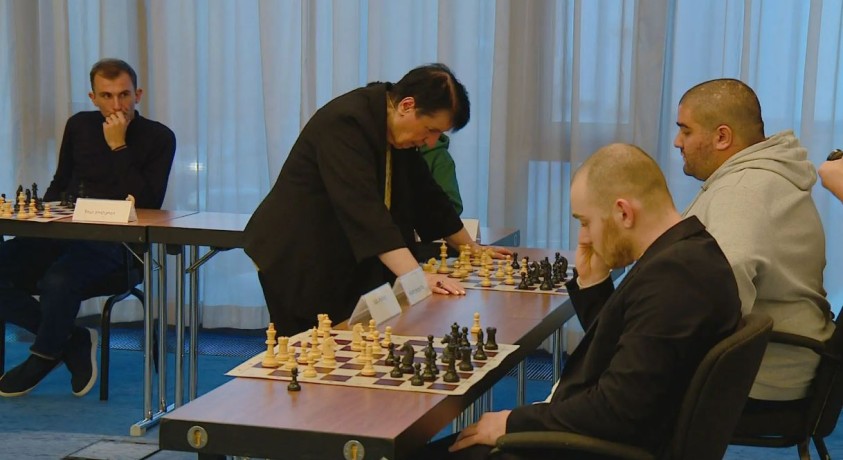 ნონა გაფრინდაშვილი VS 6 მოჭადრაკე