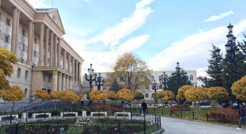 თბილისის საქალაქო სასამართლომ კვლავ არ დააკმაყოფილა არჩევნების შესახებ არცერთი სარჩელი