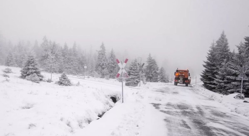 პოლარული ცივი ჰაერის მასების შემოდინების გამო ევროპაში თოვლი მოვიდა