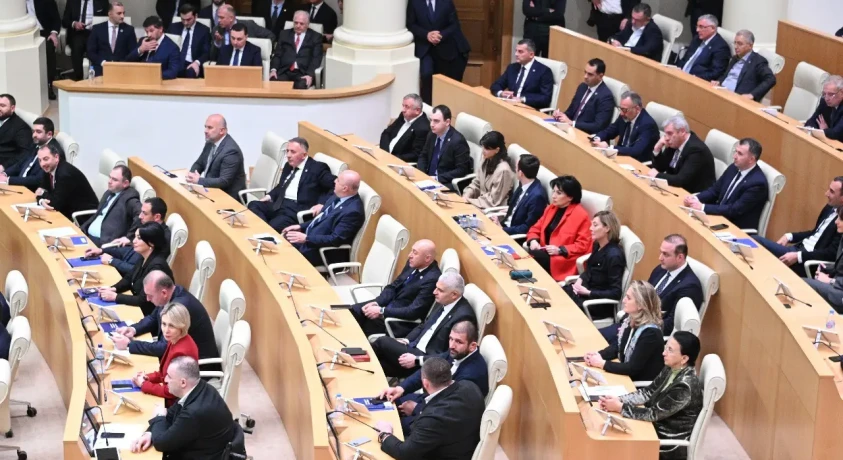 მთავრობის ახალ შემადგენლობას პარლამენტი 28 ნოემბერს დაამტკიცებს