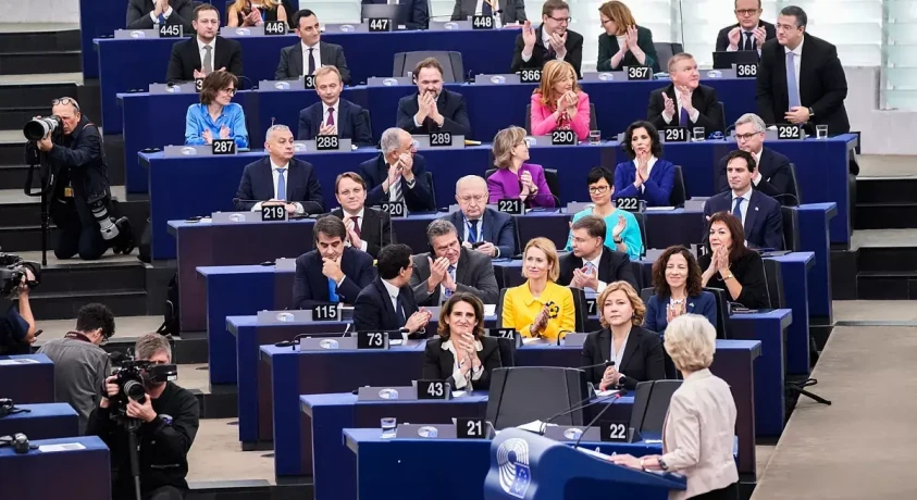 ევროპარლამენტმა ახალი ევროკომისია დაამტკიცა