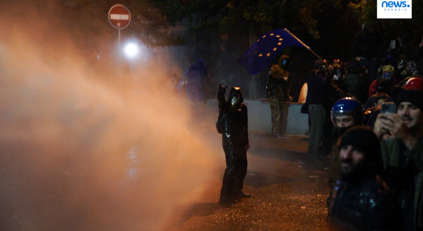 „დემოკრატიის კვლევის ცენტრი“ 29-30 ნოემბრის აქციაზე ღამით განვითარებულ მოვლენებს ეხმაურება