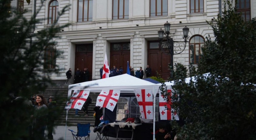 თსუს სტუდენტები უნივერსიტეტის რექტორს შეხვდნენ