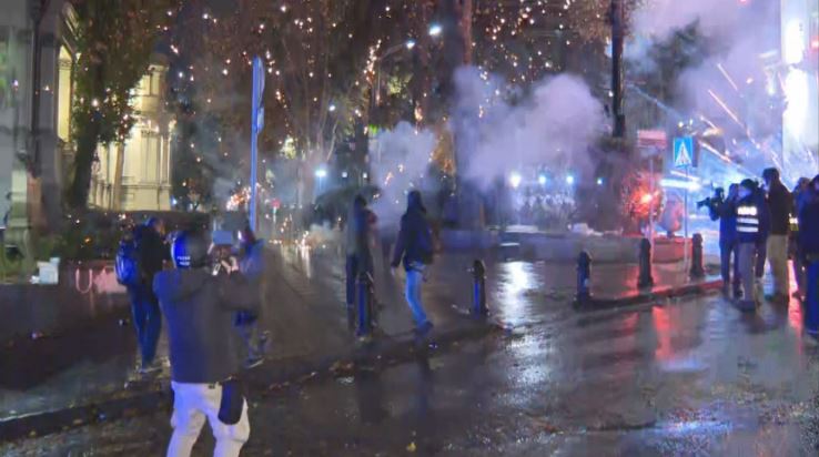 თბილისი, რუსთაველის გამზირი, ღამის 12 საათი, 3 დეკემბერი, 2024 წელი