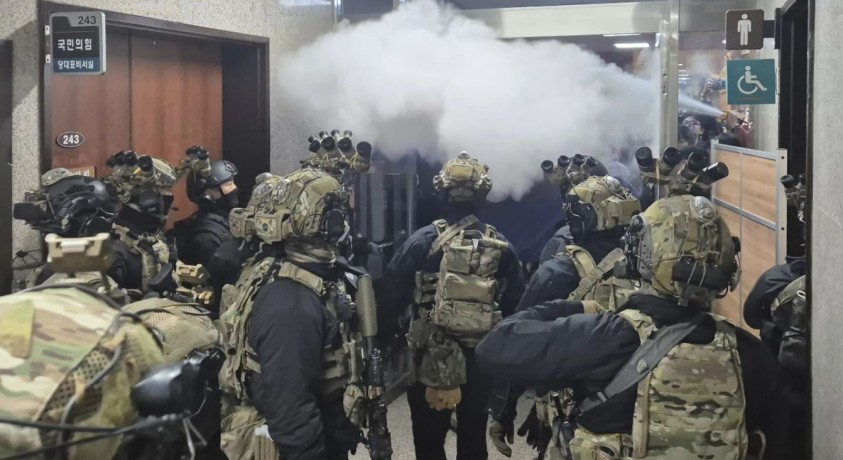 საომარი მდგომარეობა სამხრეთ კორეაში – რა მოხდა?